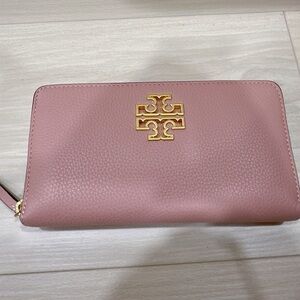 (NWT) Tory Burch 86057 Britten Zip Continental Wallet